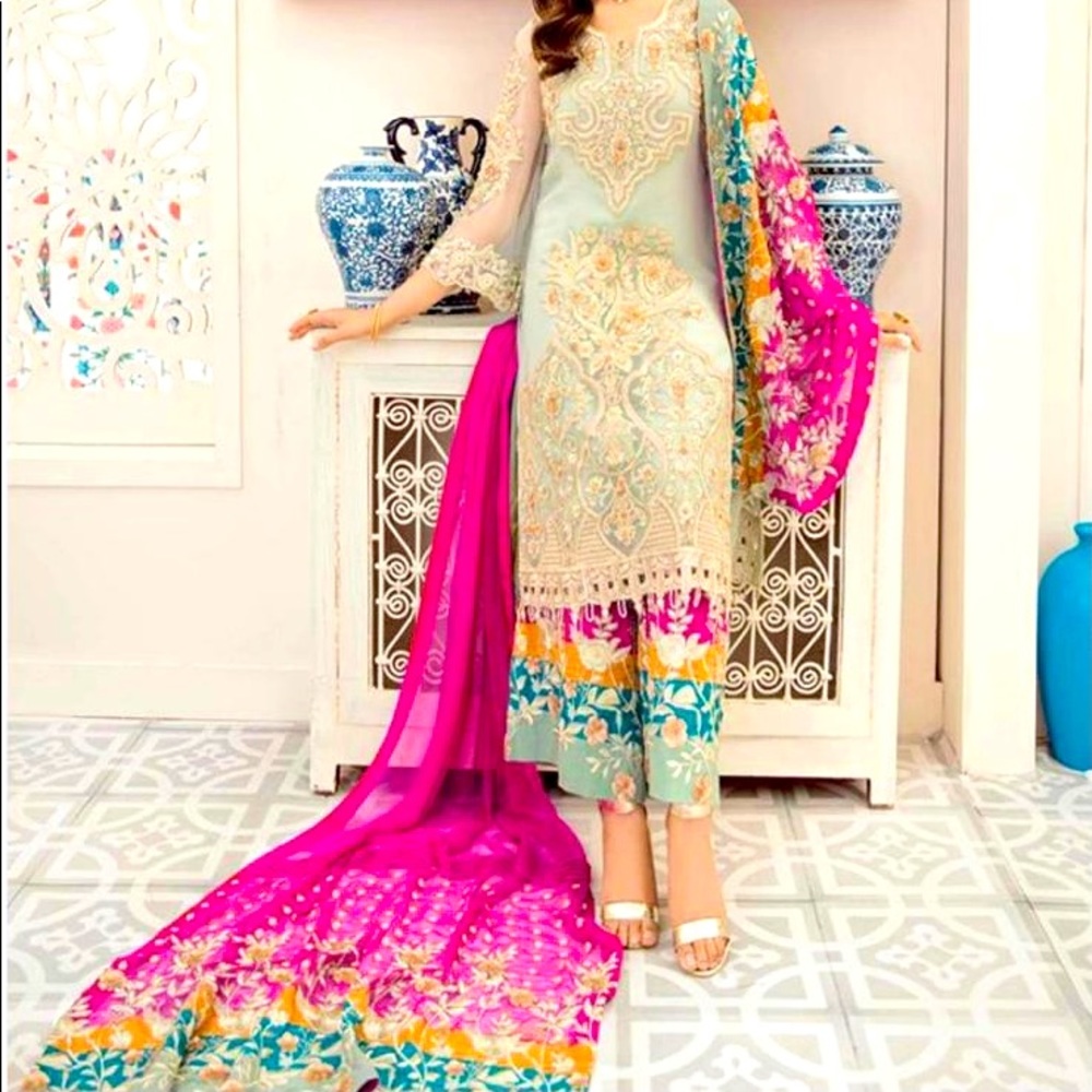 Pakistani dress shalwar kameez